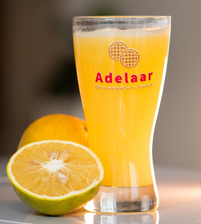 Jugo de naranja recién exprimido de Adelaar